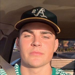 Meet your Posher, Dominic